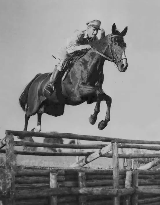 Portrait of Frank Henry (1909–1989) – memorial page