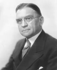 Porträt von Frederick Van Nuys (1874–1944) – Gedenkseite
