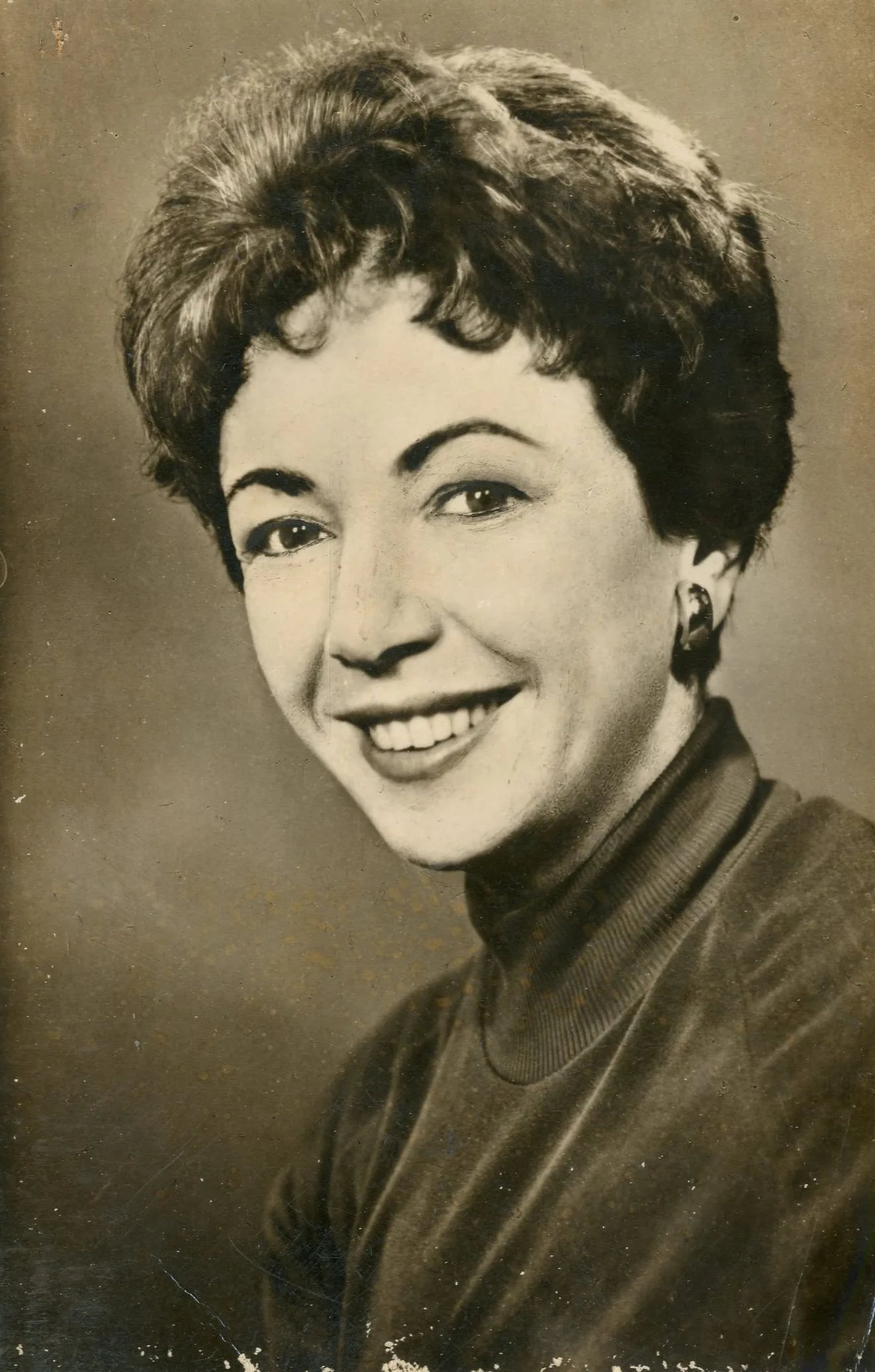 Portrait of Friedel Stern (1917–2006) – memorial page