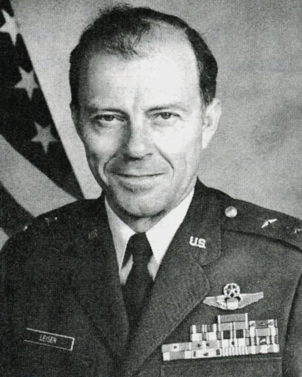 Porträt von Louis G. Leiser (1927–2009) – Gedenkseite
