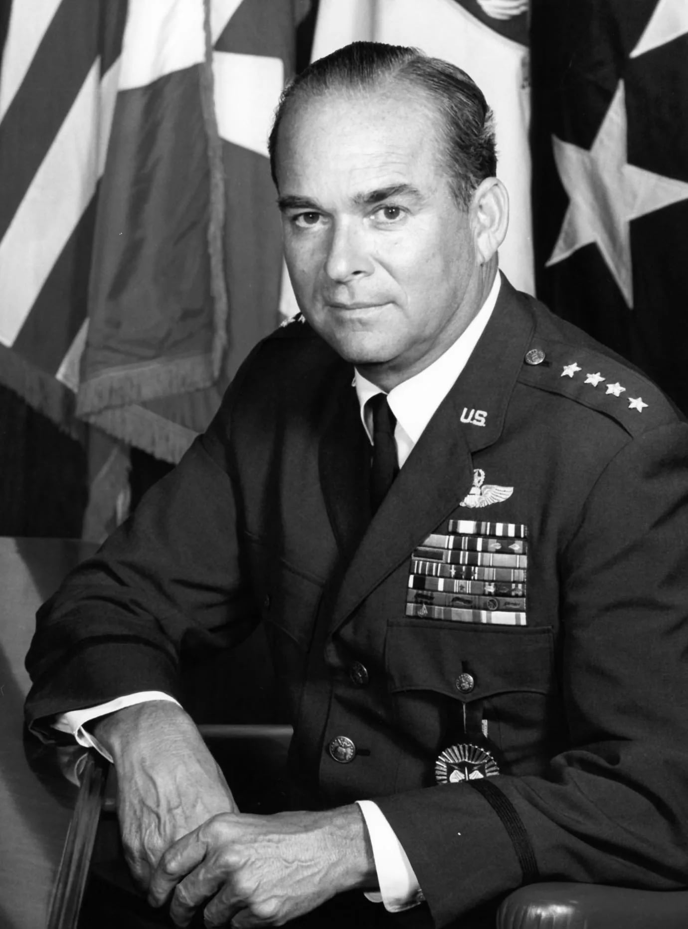 Porträt von Seth J. McKee (1916–2016) – Gedenkseite