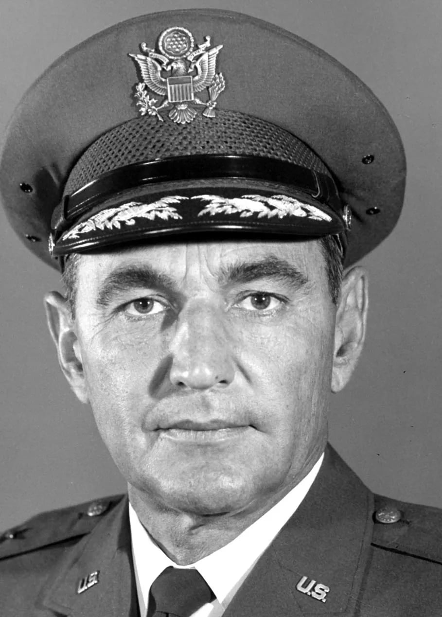Portrait of Harold R. Vague (1920–2007) – memorial page