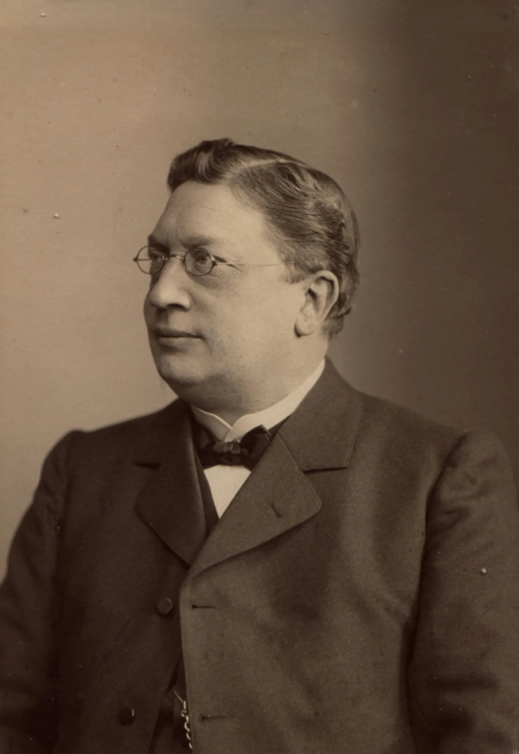 Portrait of Albert Hackenberg (1852–1912) – memorial page