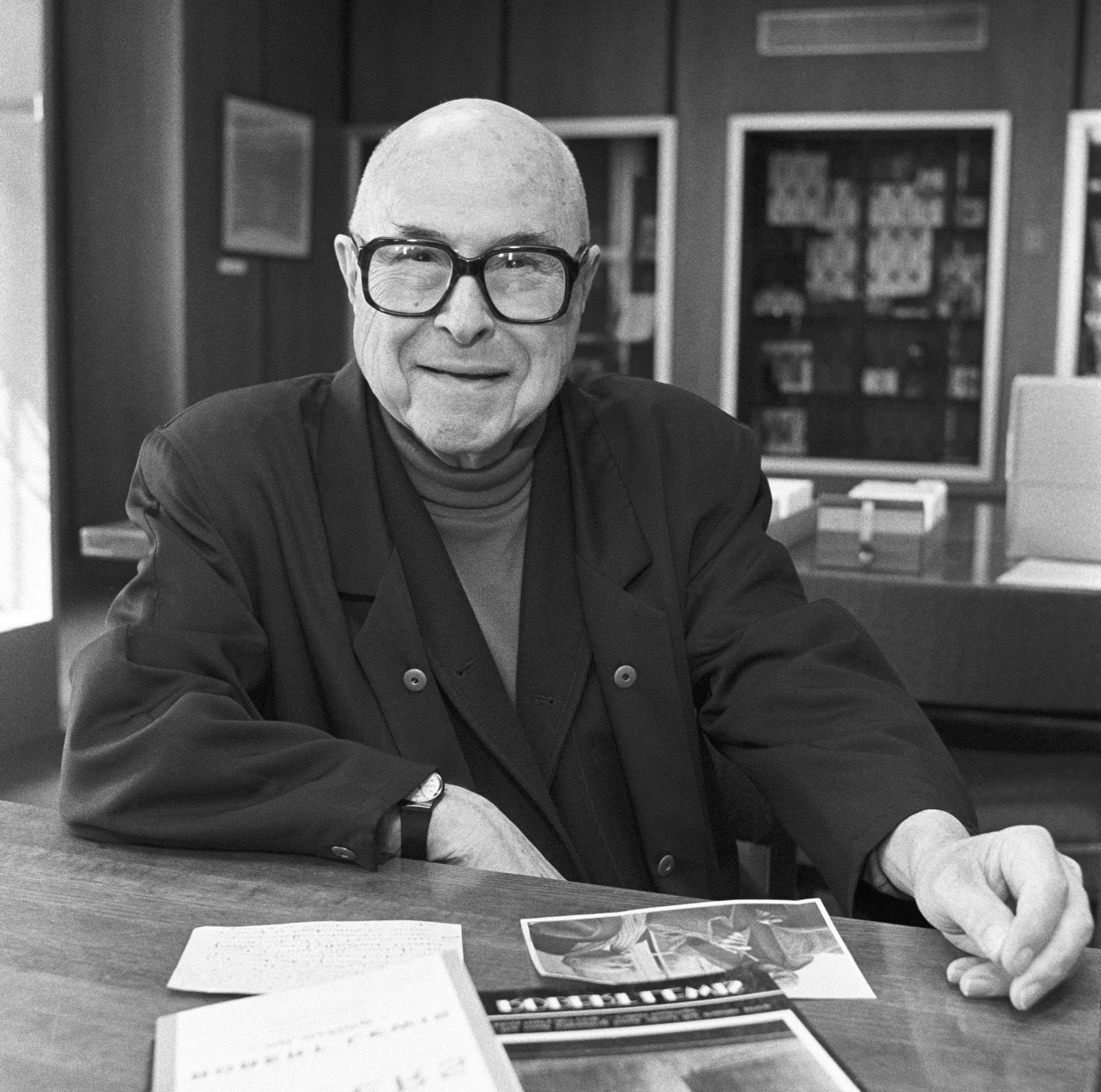 Portrait of Robert Lewis (1909–1997) – memorial page