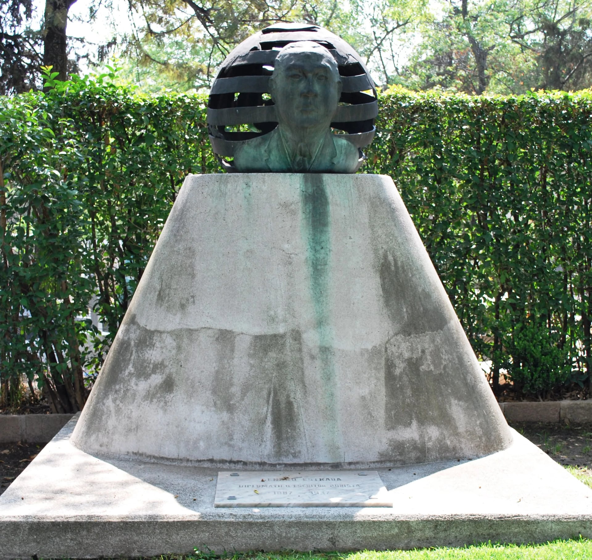Portrait of Genaro Estrada Félix (1887–1937) – memorial page