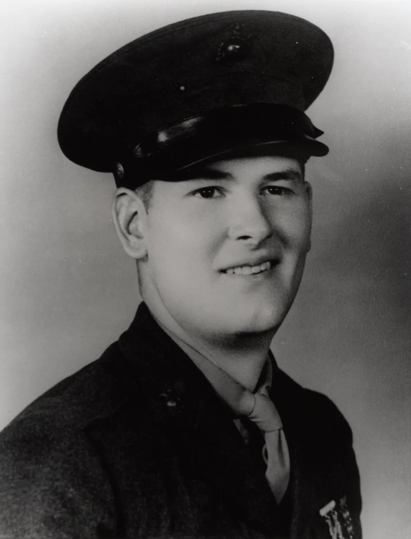 Portrait of Harold G. Epperson (1923–1944) – memorial page