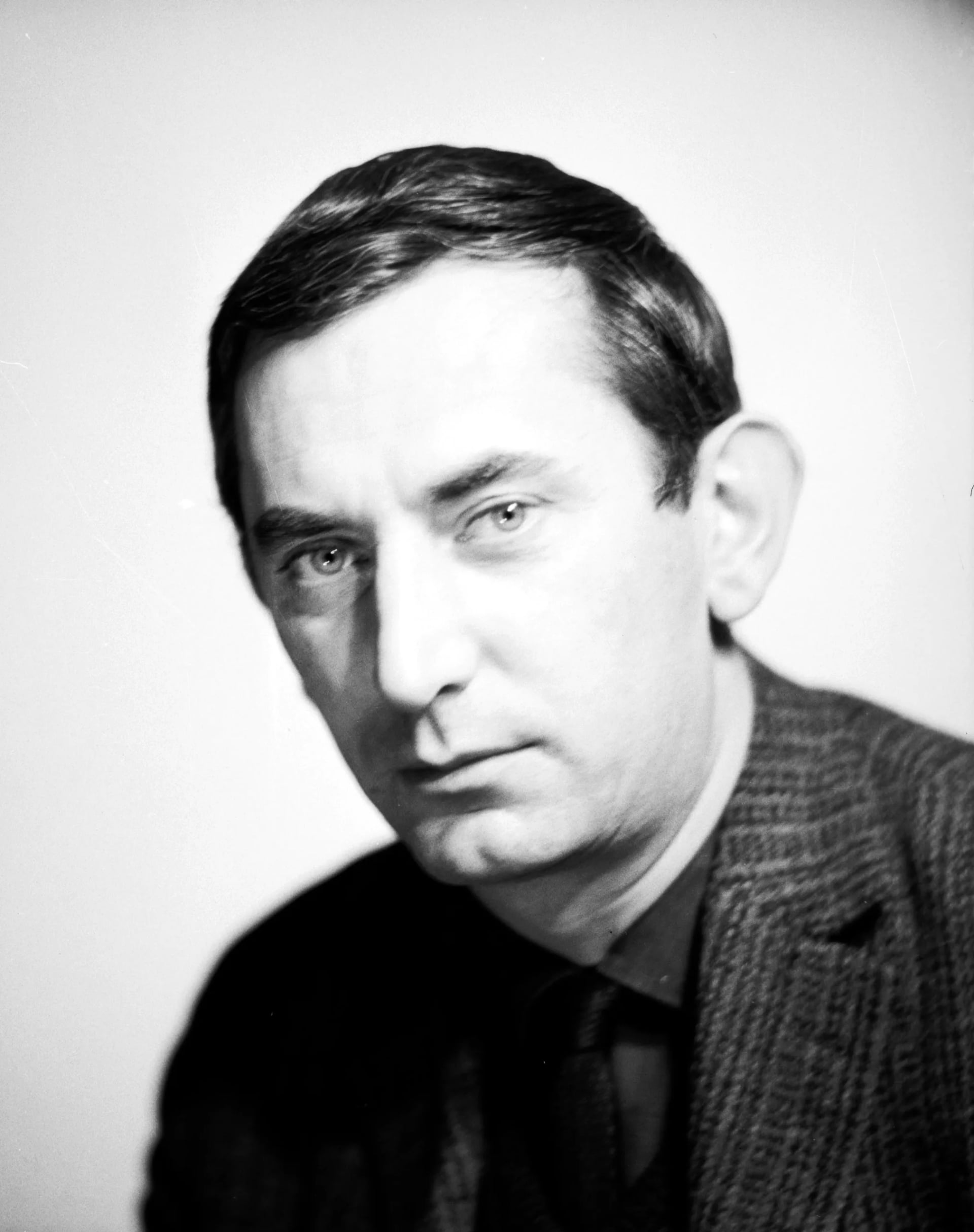 Portrait of Gustaw Holoubek (1923–2008) – memorial page