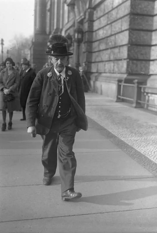 Porträt von Georg Eisenberger (1863–1945) – Gedenkseite