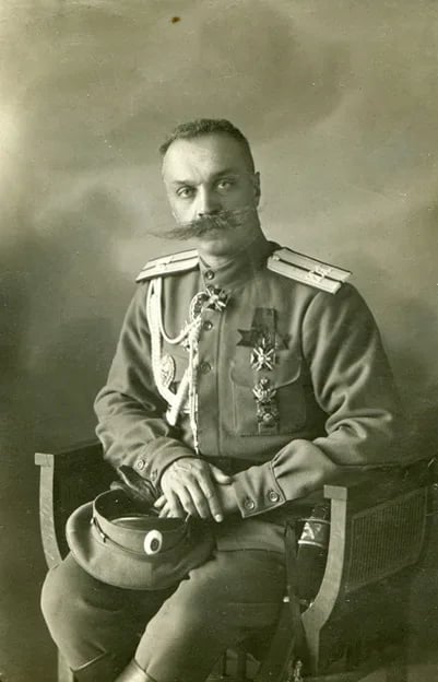 Porträt von Anatoli Wassiljewitsch Afanassjew (1877–1952) – Gedenkseite
