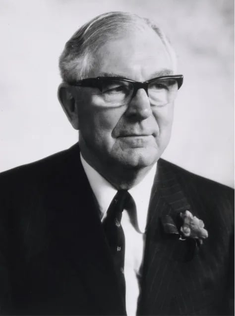 Portrait of Frederick Warner (1910–2010) – memorial page