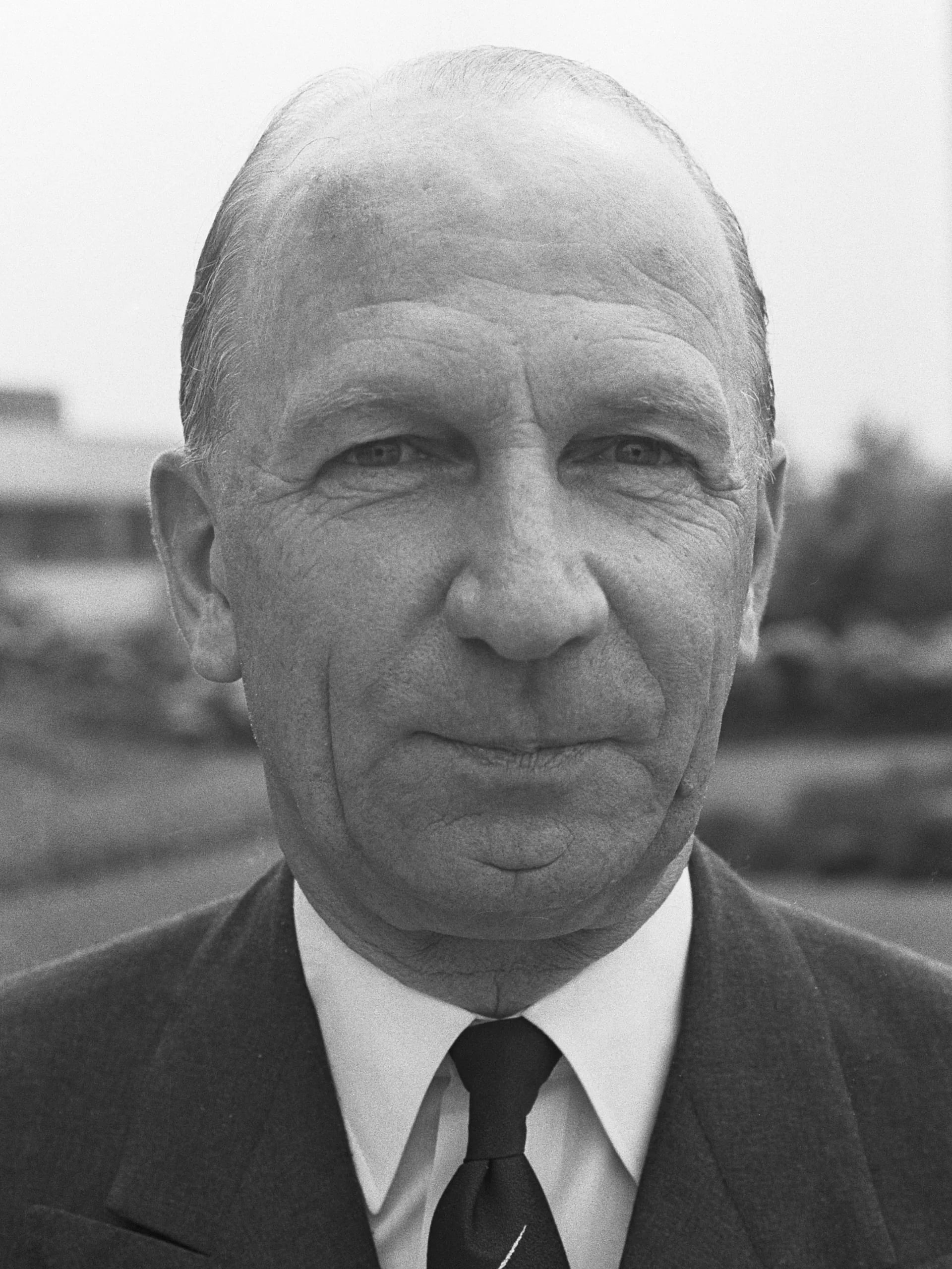 Portrait of Henk van Riemsdijk (1911–2005) – memorial page