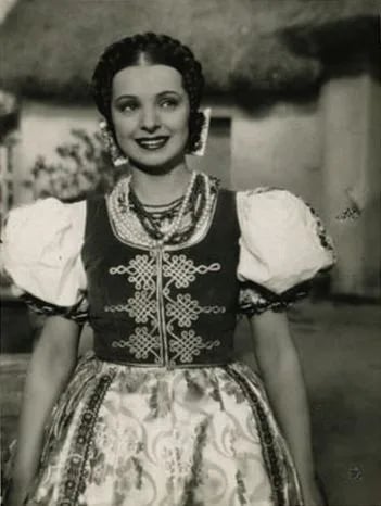 Portrait of Bella Bordy (1909–1978) – memorial page