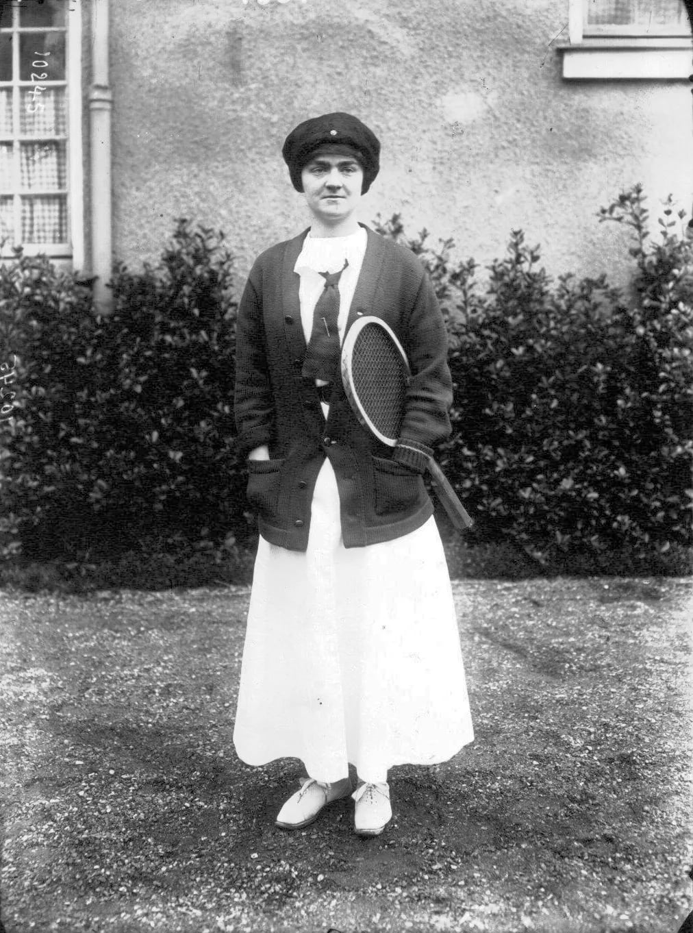 Portrait of Marie Décugis (1884–1969) – memorial page