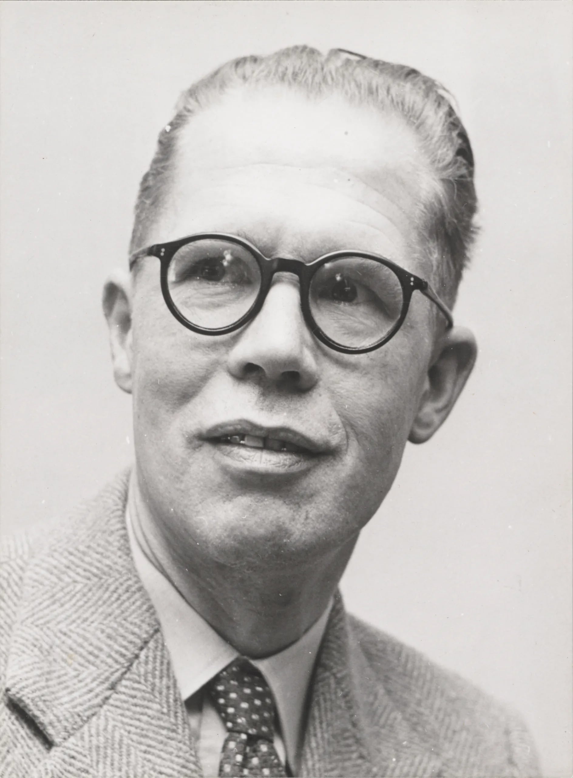 Portrait of Paul Hofer (1909–1995) – memorial page