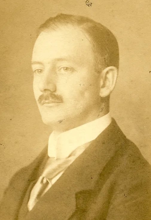 Portrait of Julius Raecke (1872–1930) – memorial page