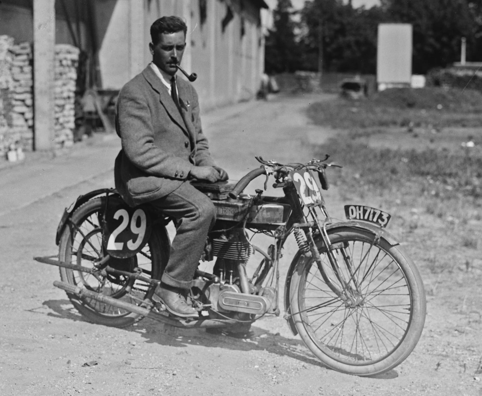 Portrait of Graham Walker (1896–1962) – memorial page