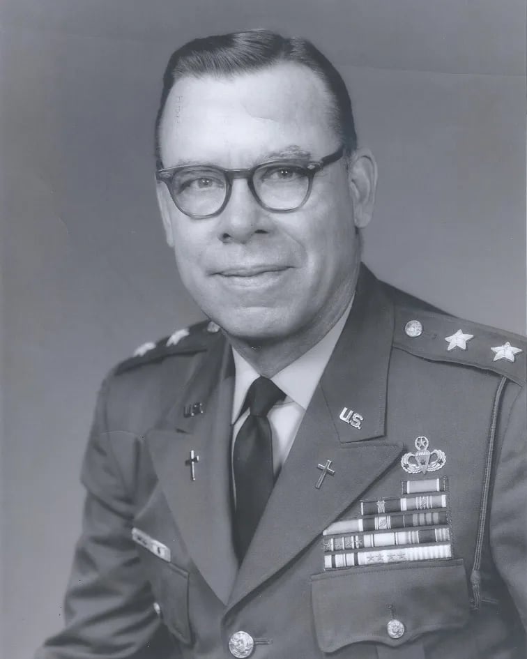 Portrait of Francis L. Sampson (1912–1996) – memorial page
