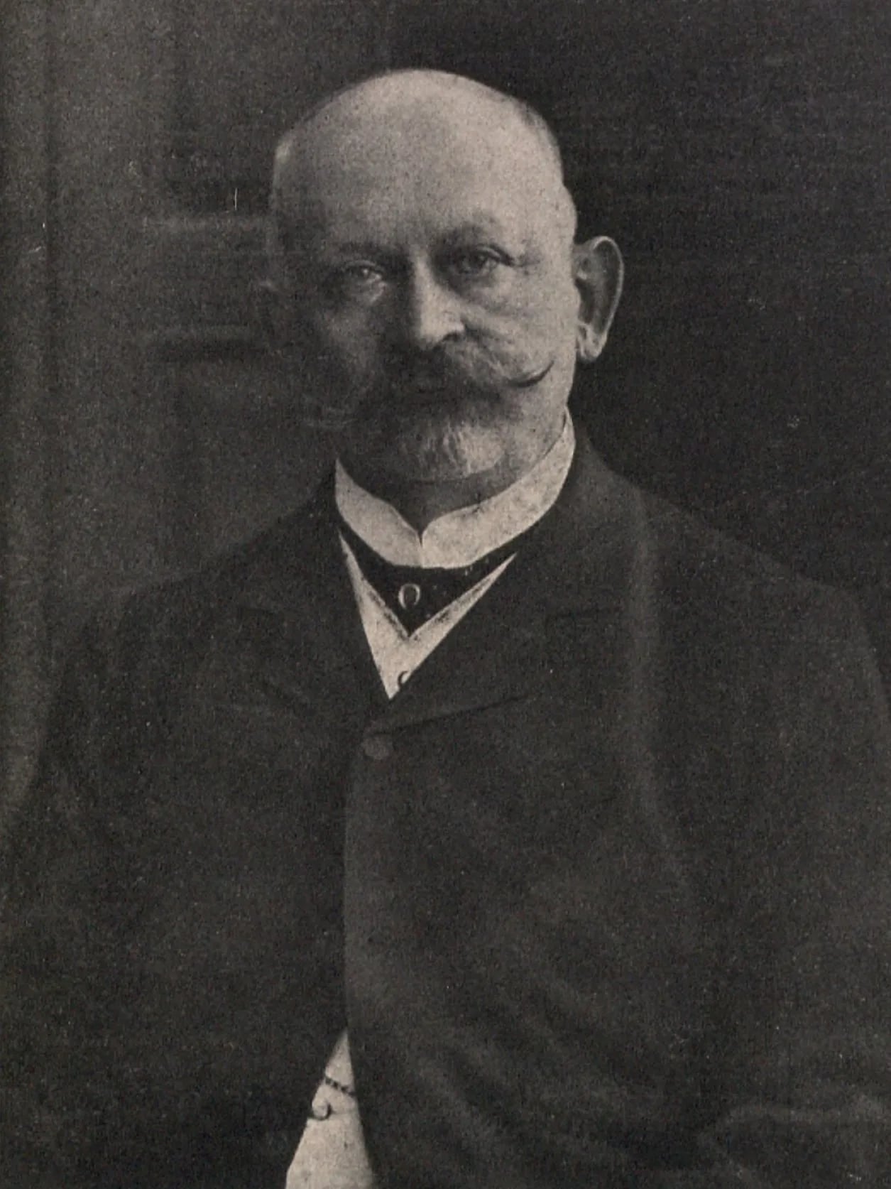 Portrait of Ernst Holtz (1854–1935) – memorial page