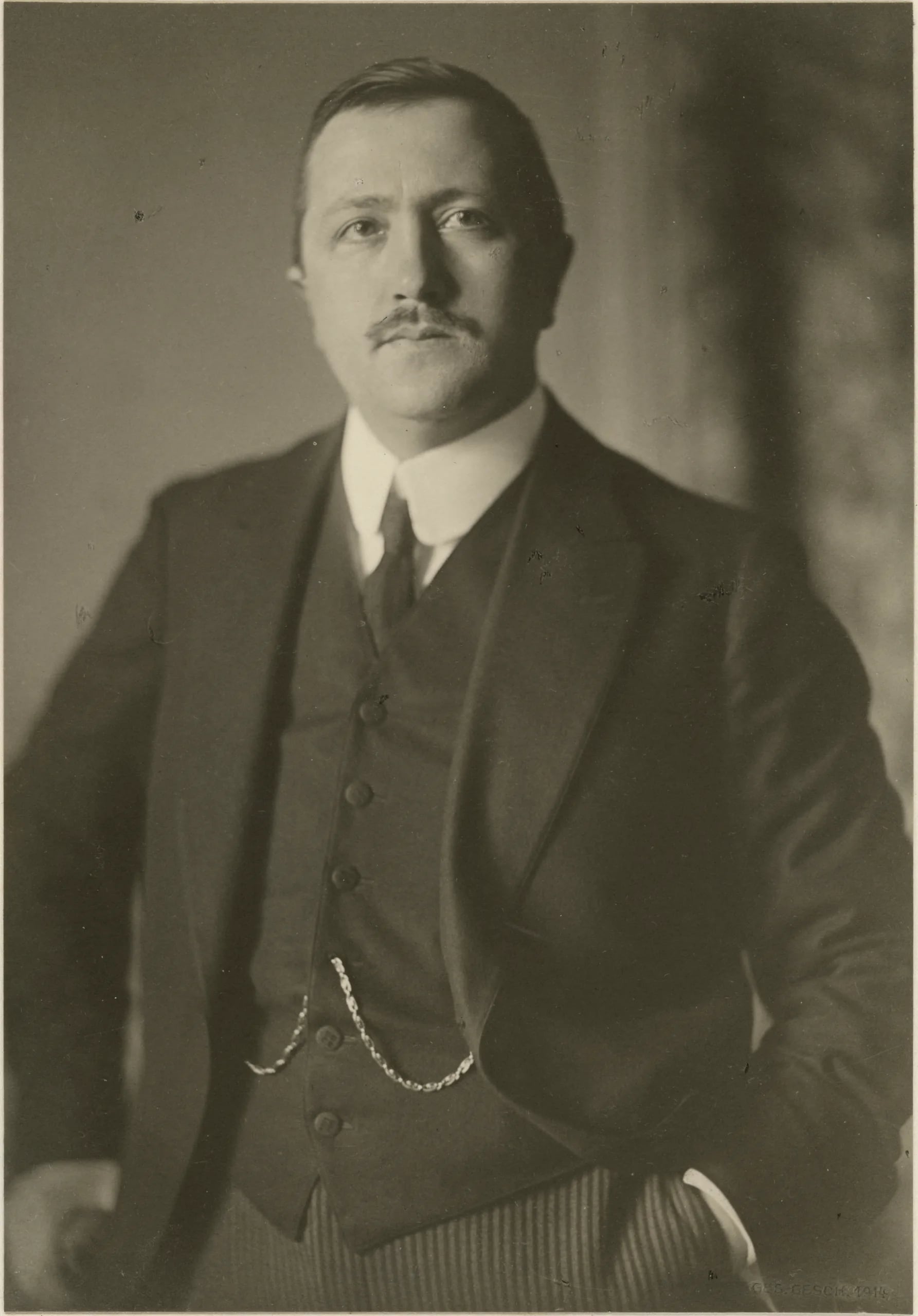Portrait of Carl Henschen (1877–1957) – memorial page