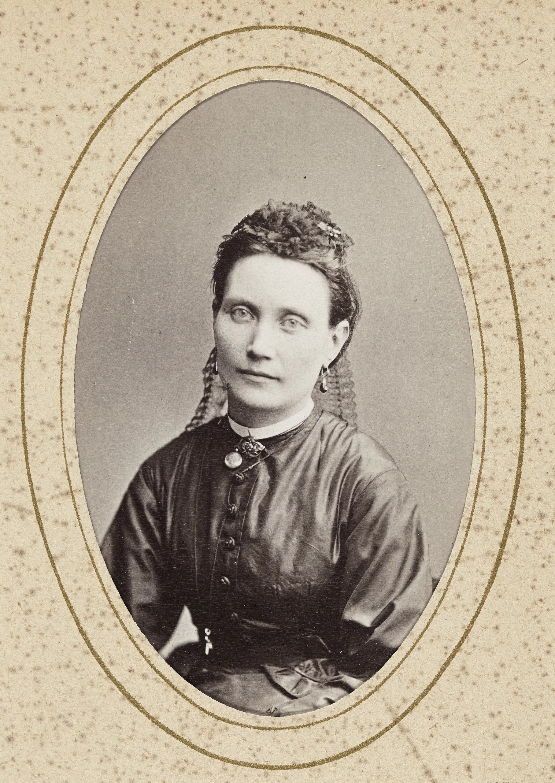 Portrait of Theodolinda Hahnsson (1838–1919) – memorial page