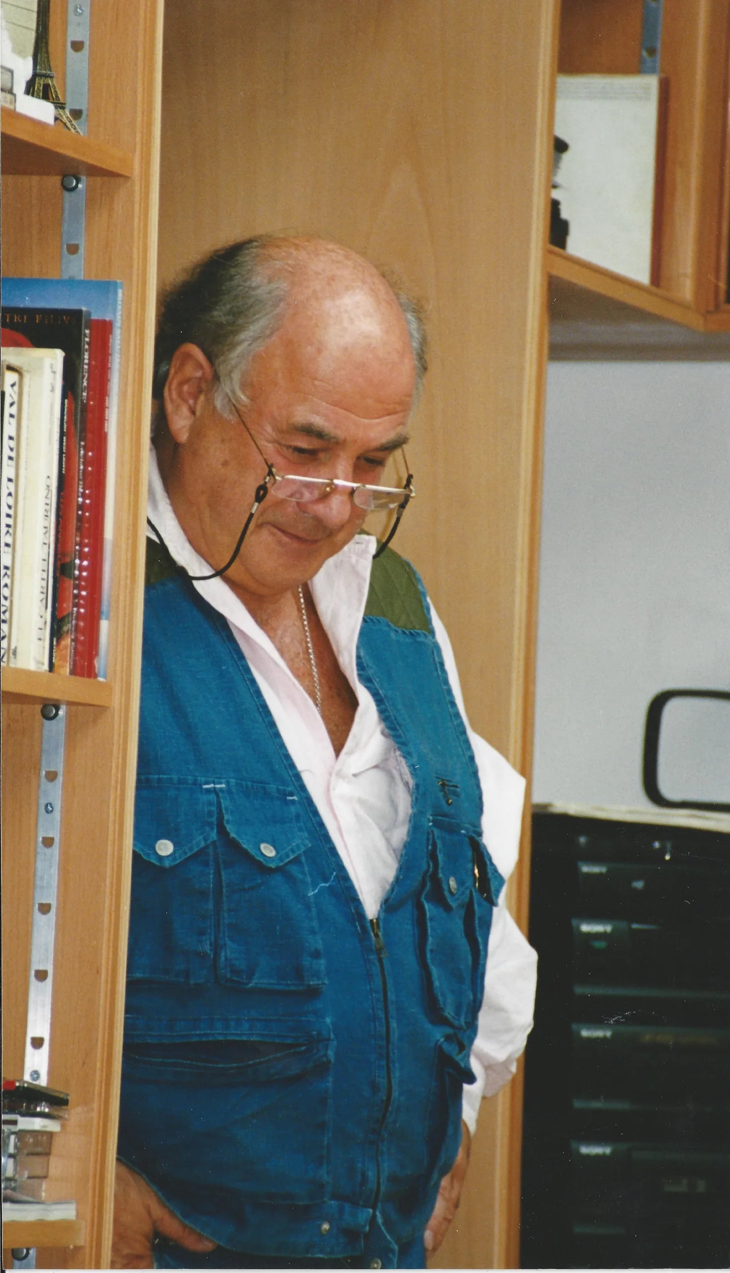 Portrait of Harold Riley (1934–2023) – memorial page