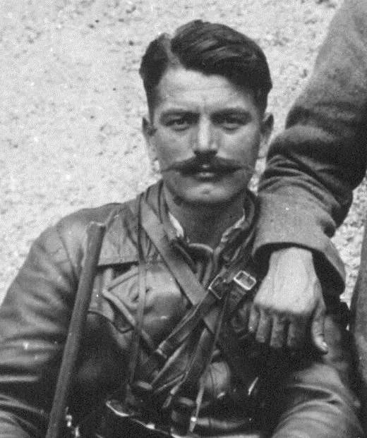 Porträt von Dušan Pajić-Dašić (1912–1943) – Gedenkseite