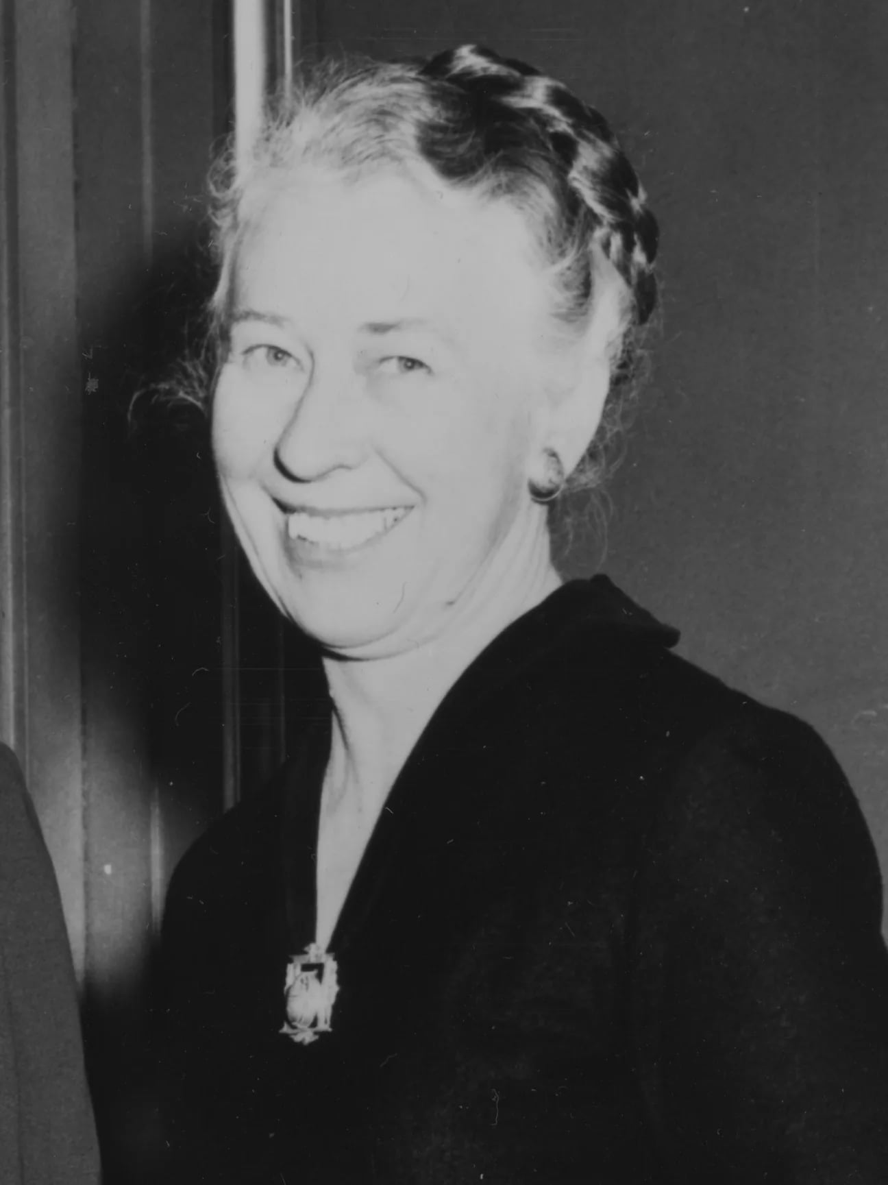 Portrait of Esther Peterson (1906–1997) – memorial page