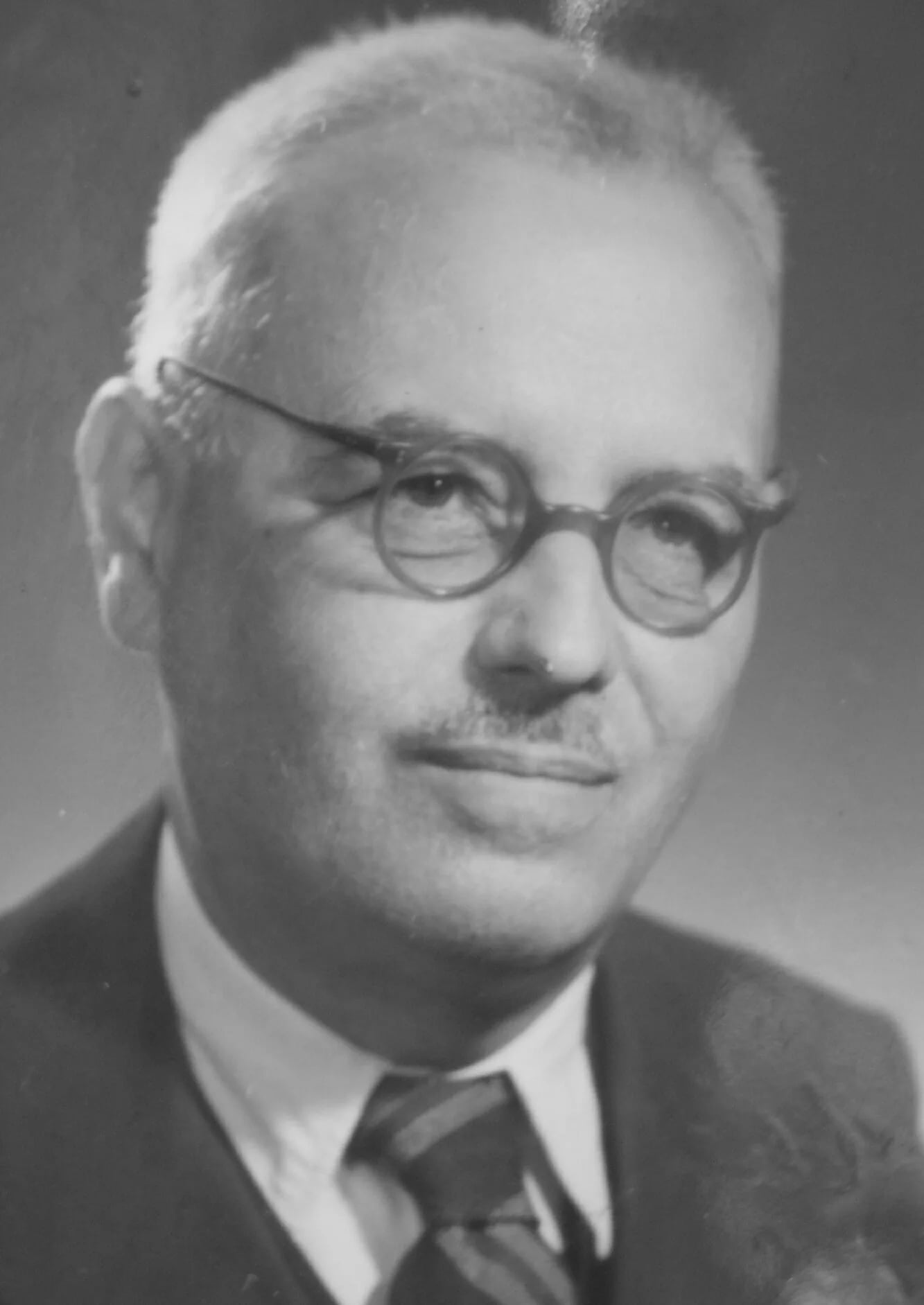 Portrait of István Török (1904–1996) – memorial page