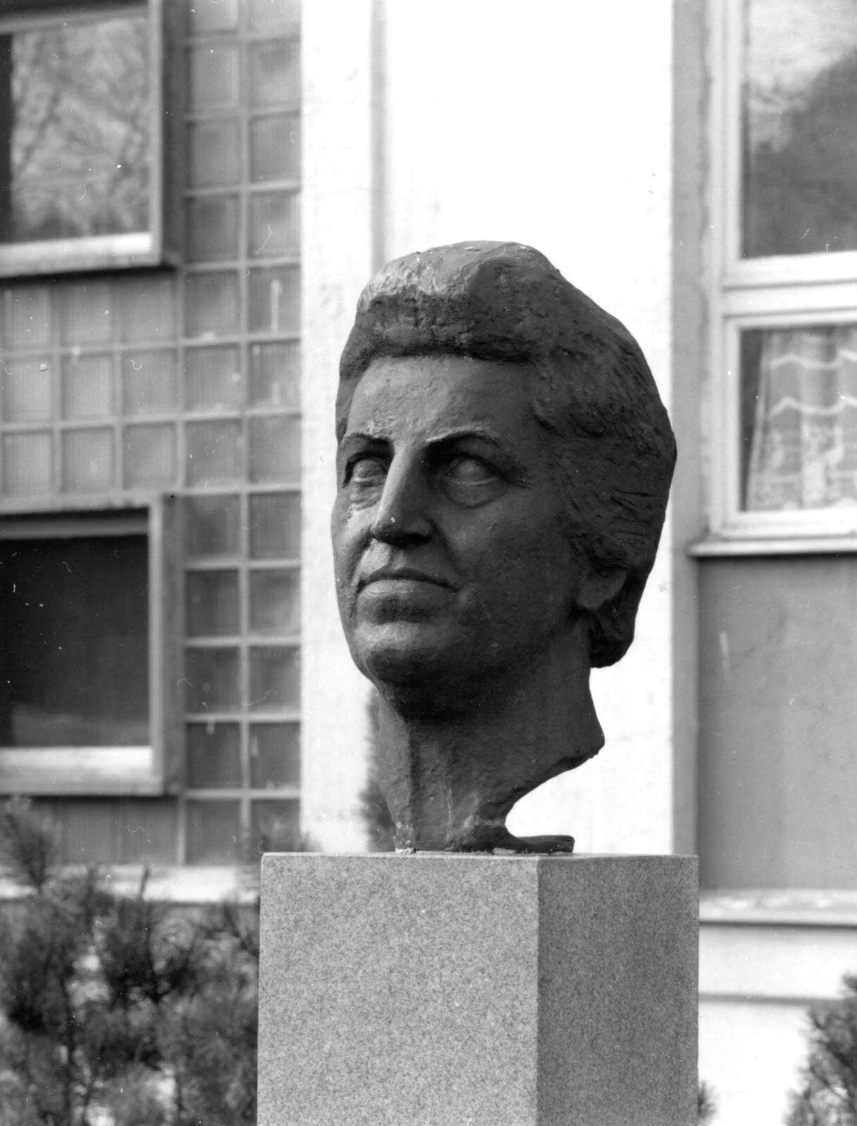 Porträt von Lucie Hein (1910–1965) – Gedenkseite