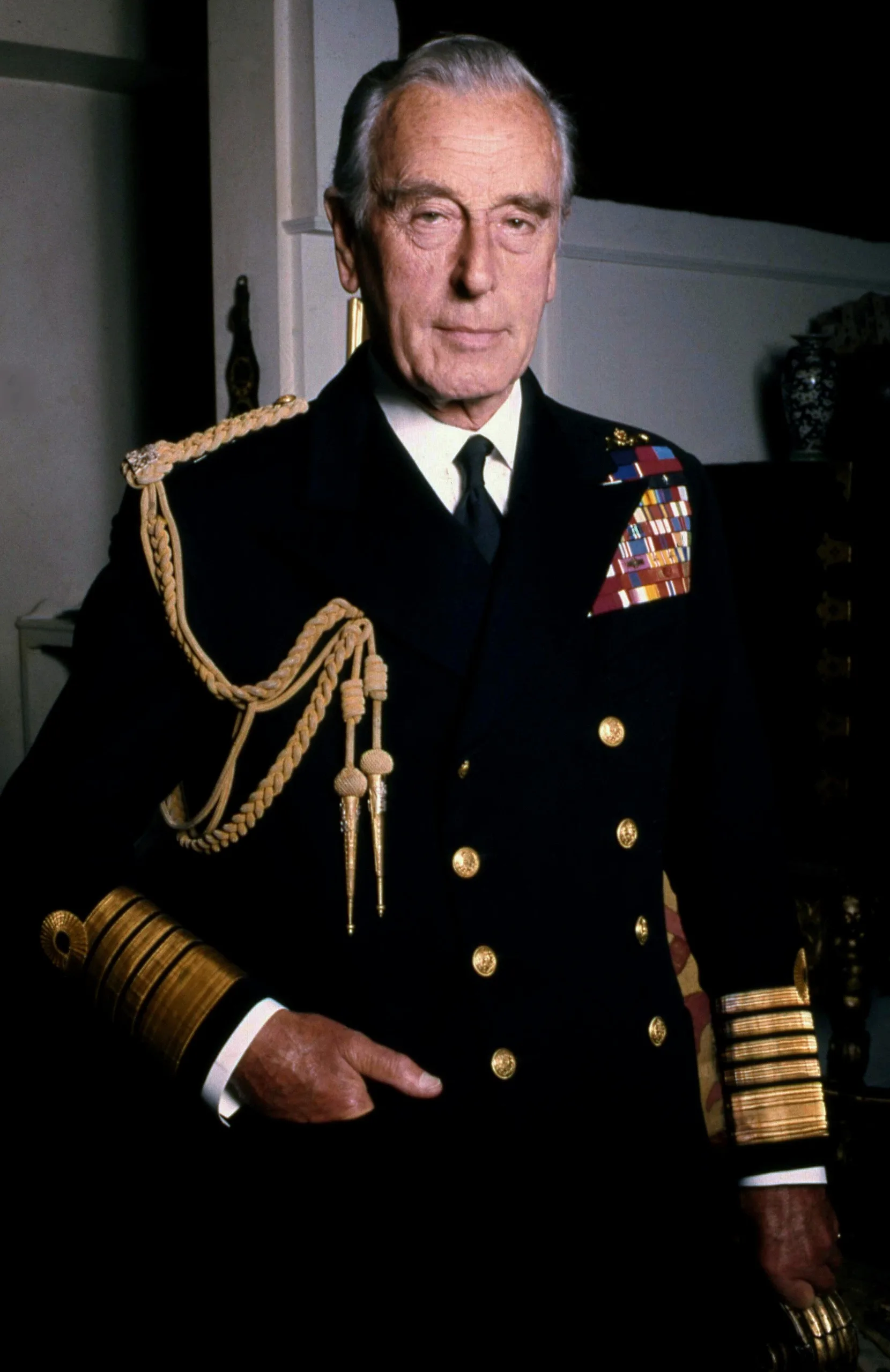 Porträt von Louis Mountbatten, 1. Earl Mountbatten of Burma (1900–1979) – Gedenkseite