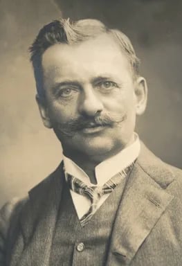 Portrait of Richard Herzmansky (1859–1939) – memorial page