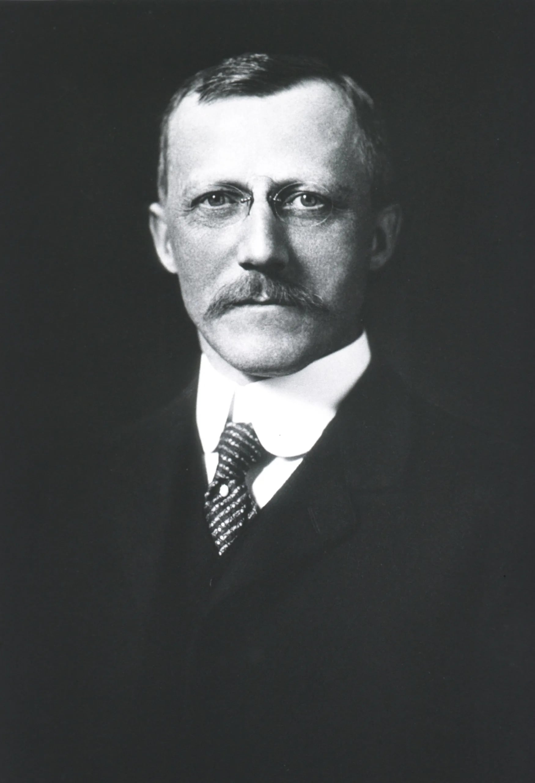 Porträt von Thomas C. Gilchrist (1862–1927) – Gedenkseite