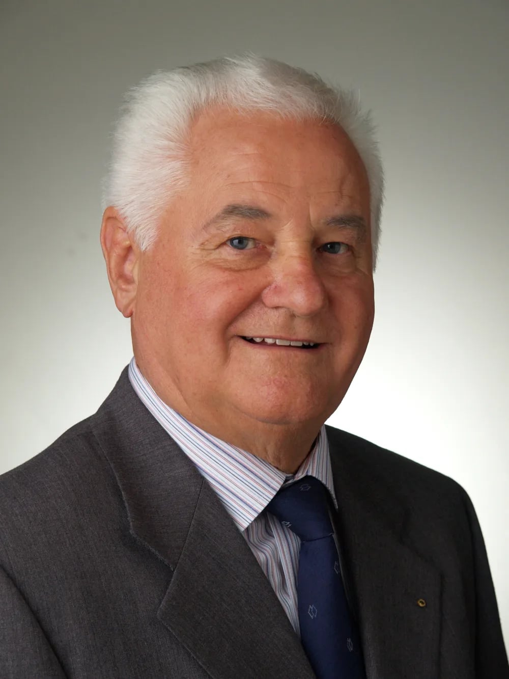 Porträt von Walter Knoll (1928–2012) – Gedenkseite