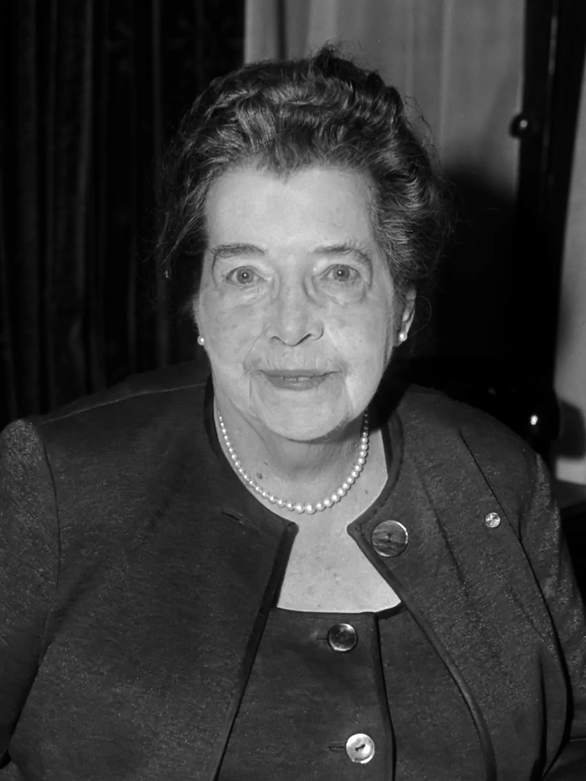 Portrait of Betsy Osieck (1880–1968) – memorial page