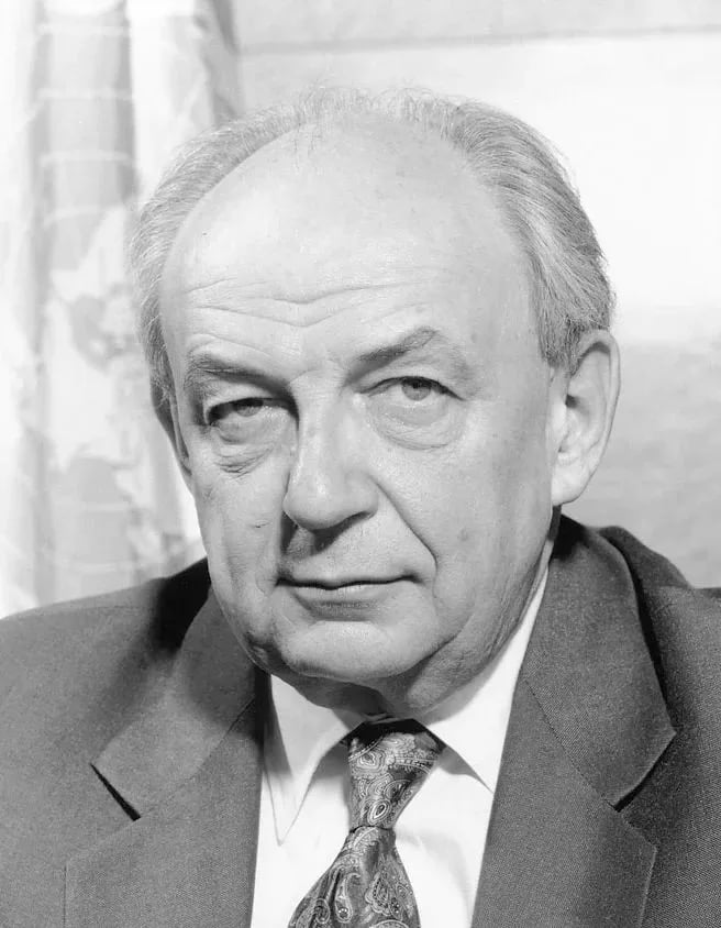 Porträt von Vladimir Petrovsky (1933–2014) – Gedenkseite