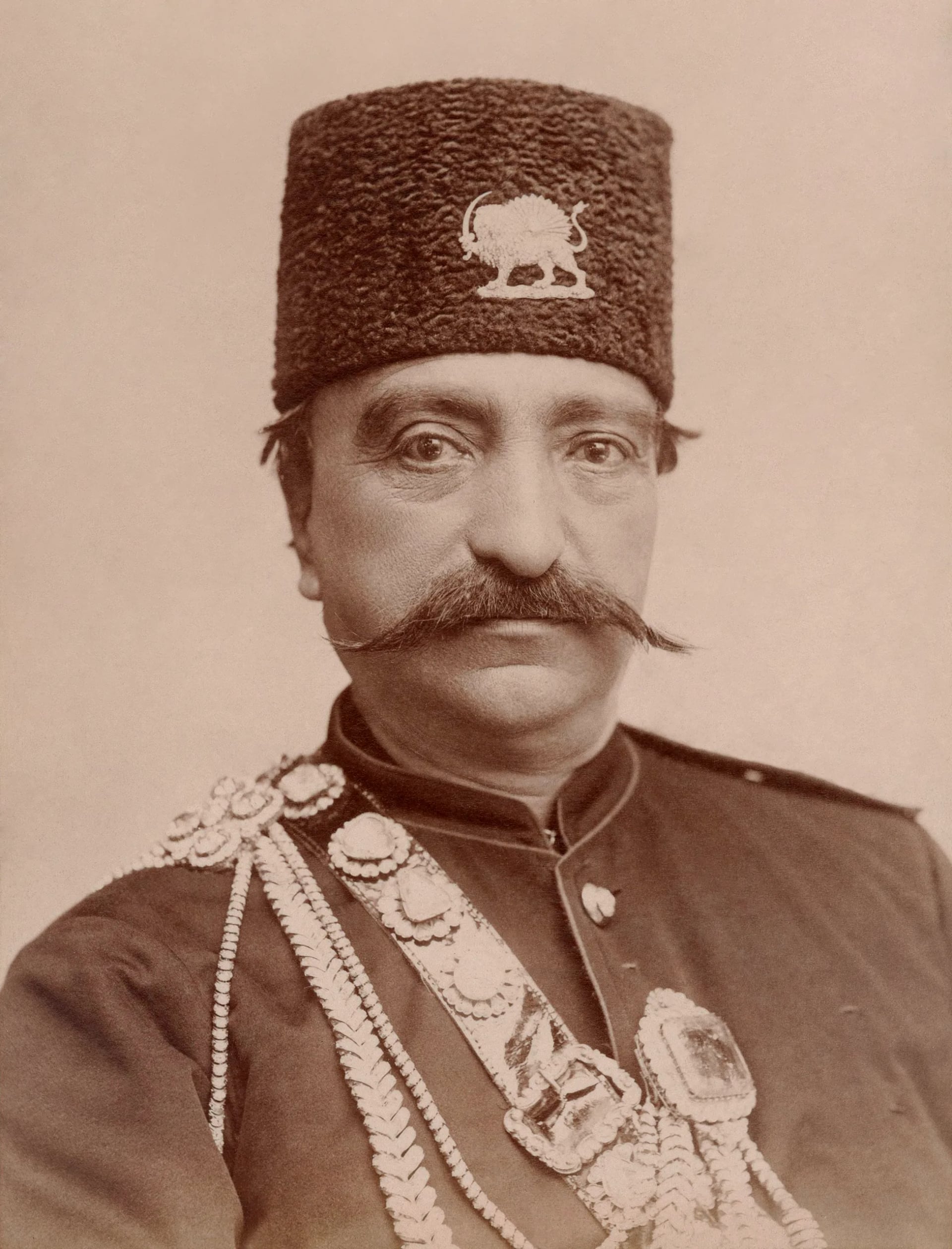 Porträt von Nāser ad-Dīn Schāh (1831–1896) – Gedenkseite