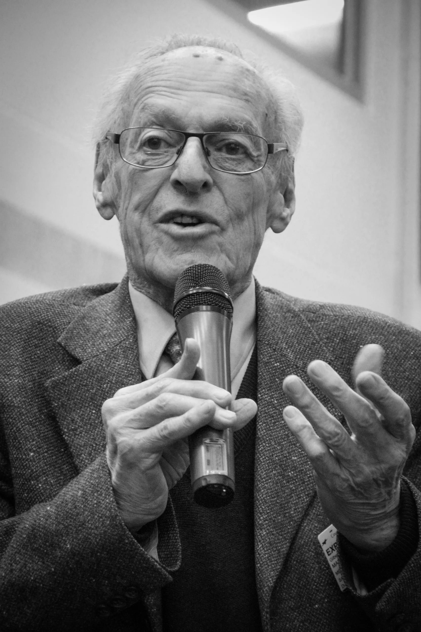 Porträt von Gilbert May (1925–2013) – Gedenkseite