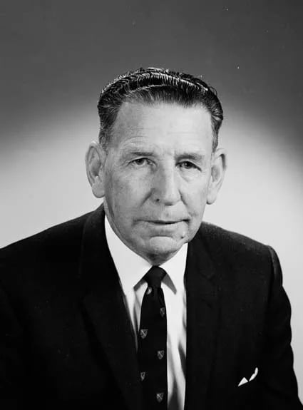 Porträt von James Corbett (1908–2005) – Gedenkseite