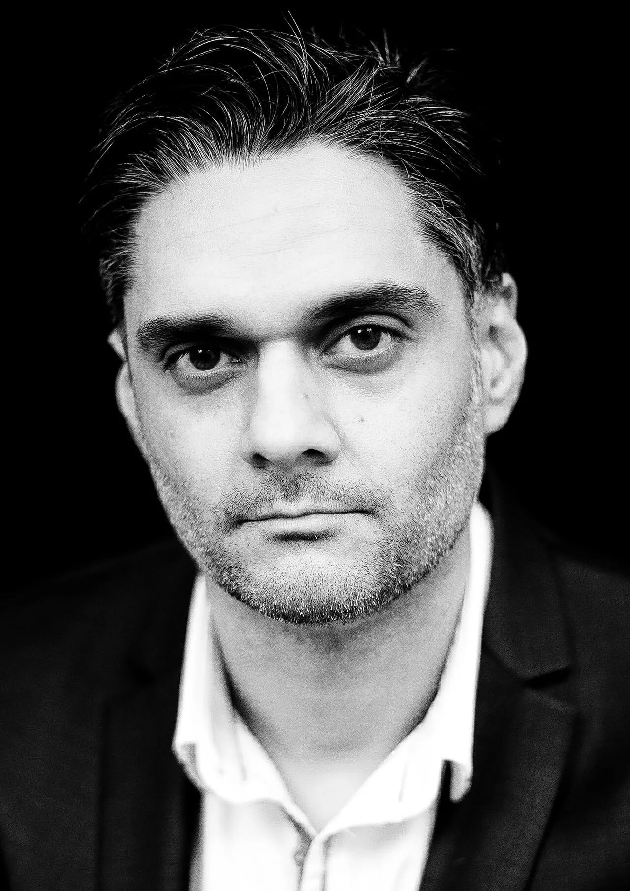 Porträt von Omid Nooshin (1974–2018) – Gedenkseite