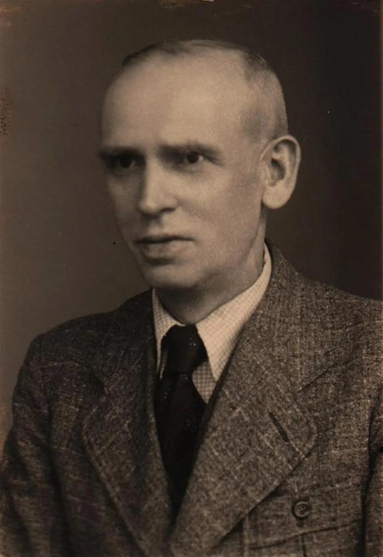 Portrait of Robert Matzke (1884–1943) – memorial page