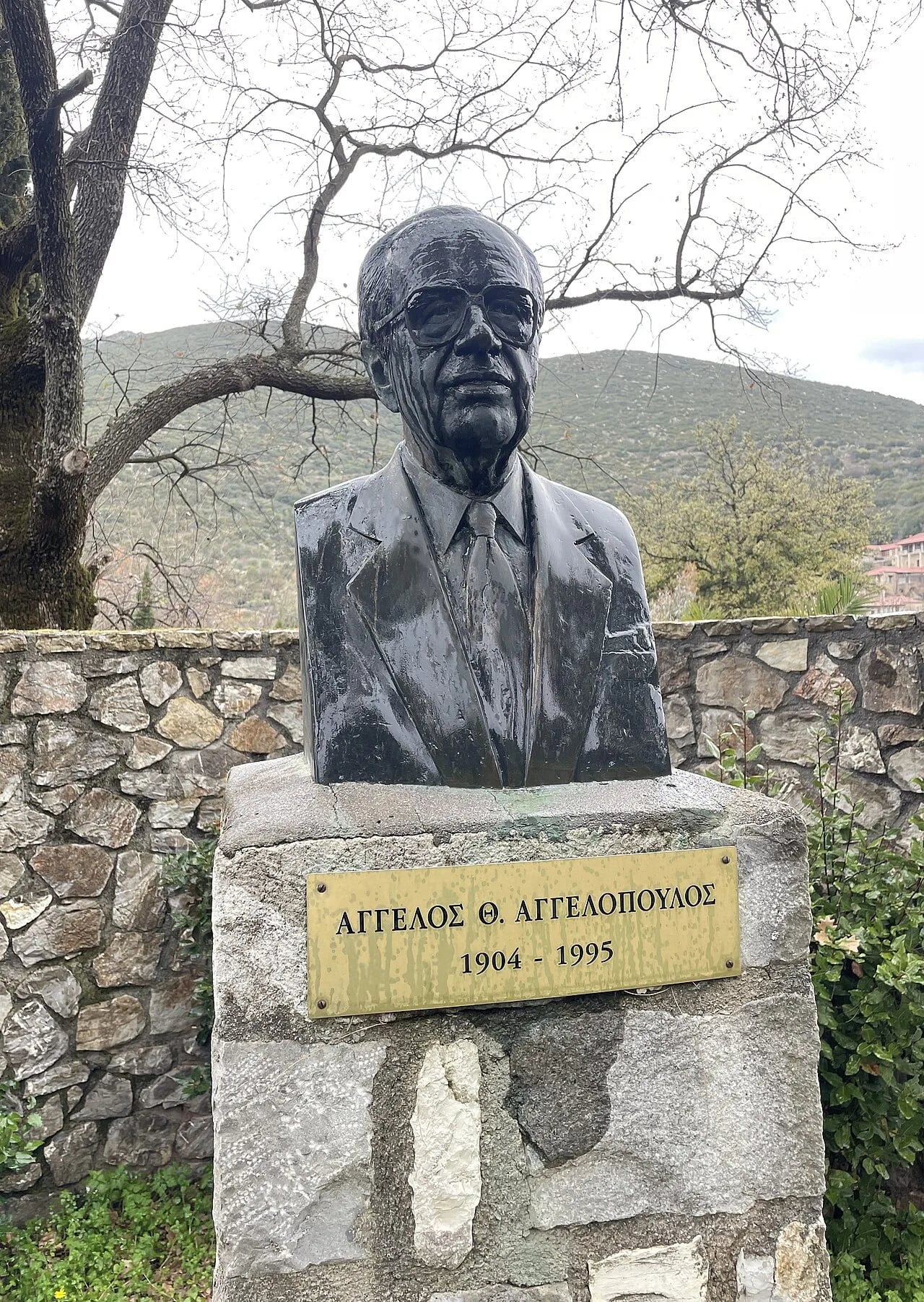 Portrait of Angelos Angelopoulos (1904–1995) – memorial page