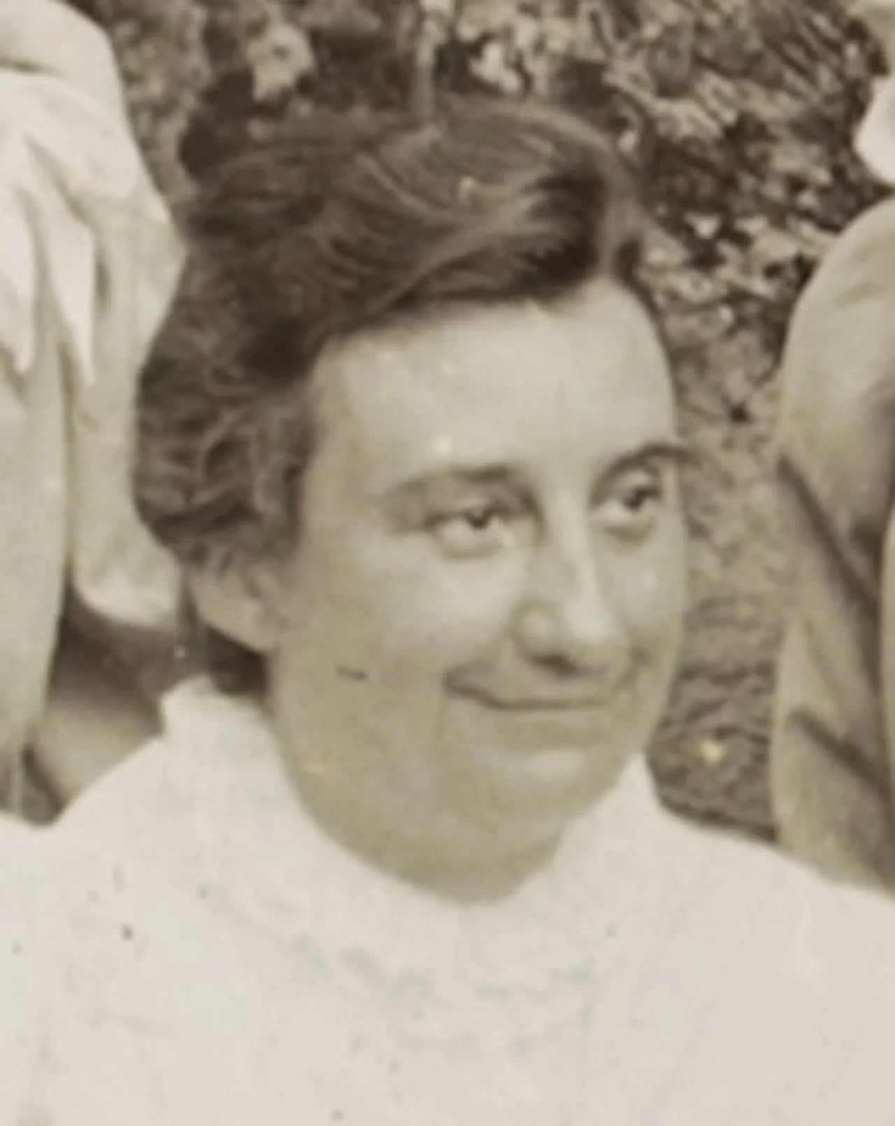 Portrait of Alice Lee (1858–1939) – memorial page