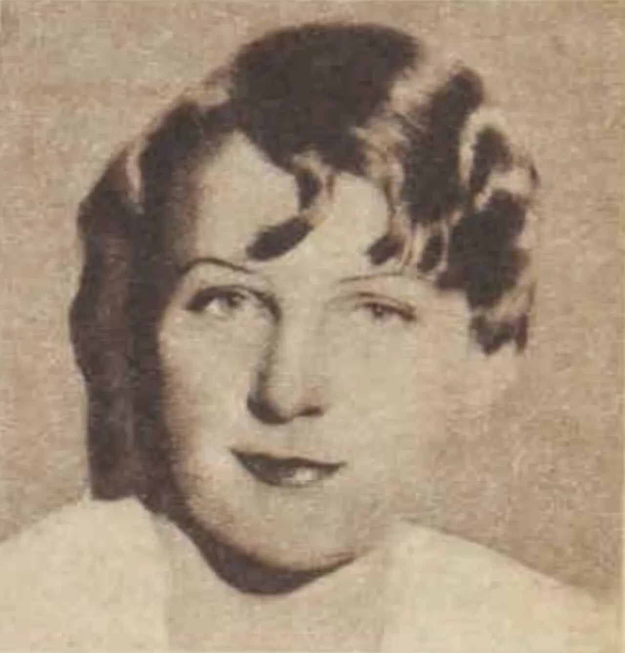 Portrait of Barbara Toy (1908–2001) – memorial page