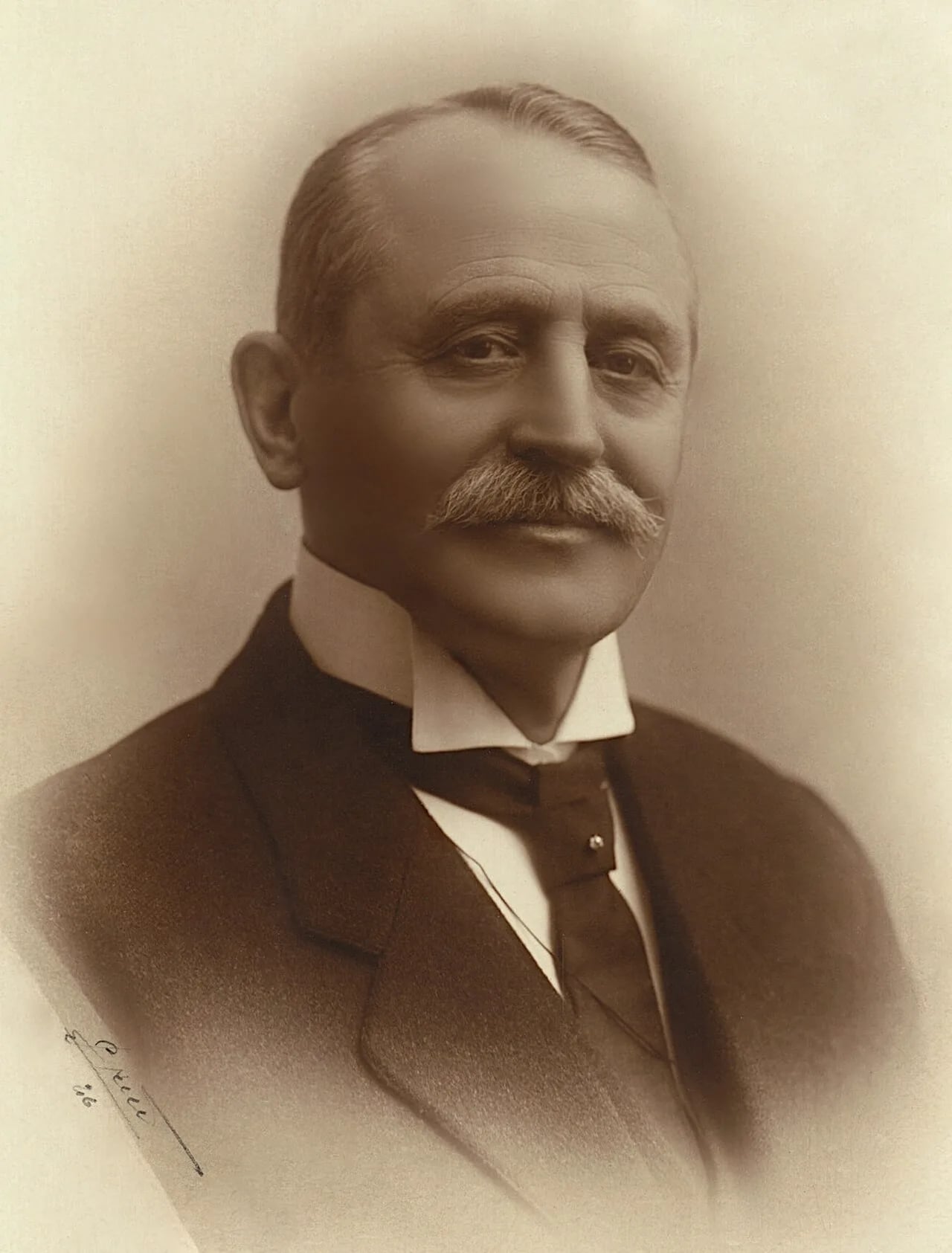 Portrait of Kristofer Myhre (1856–1945) – memorial page