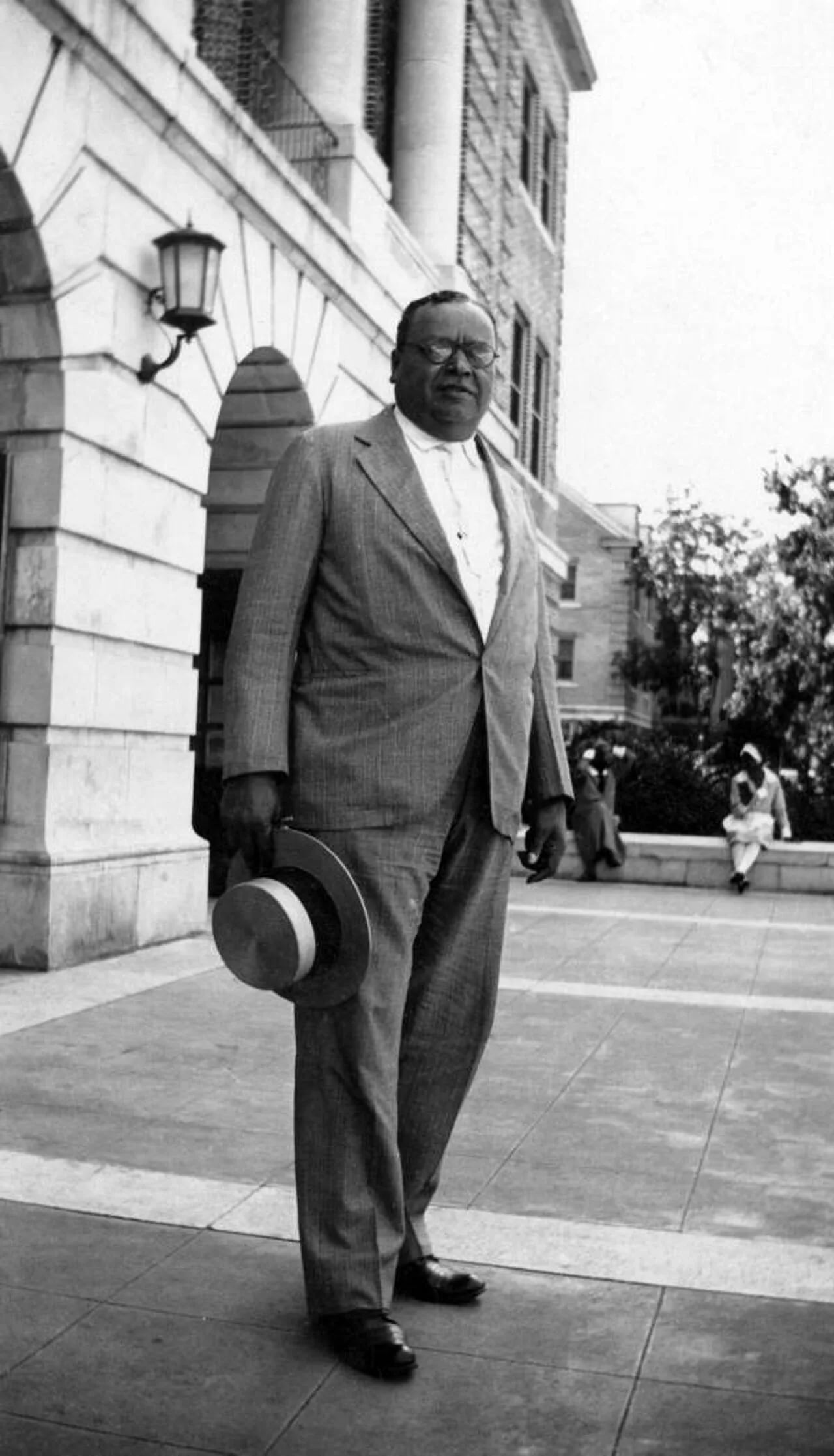 Portrait of J. R. E. Lee (1864–1944) – memorial page