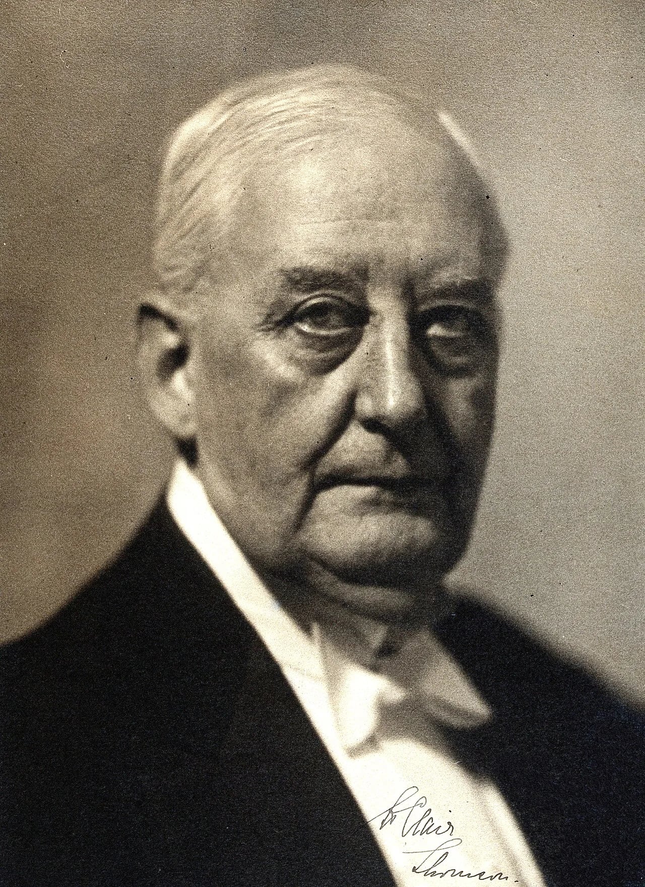 Portrait of St Clair Thomson (1853–1943) – memorial page