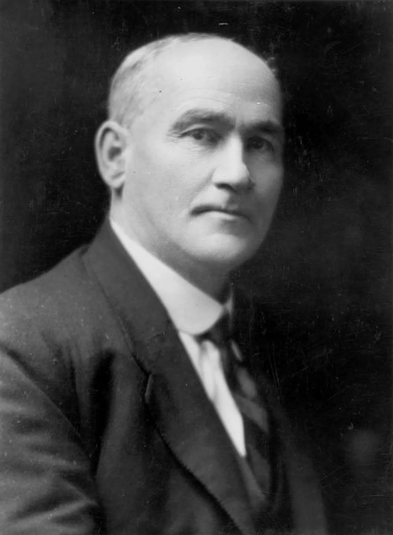 Portrait of Tim Armstrong (1875–1942) – memorial page