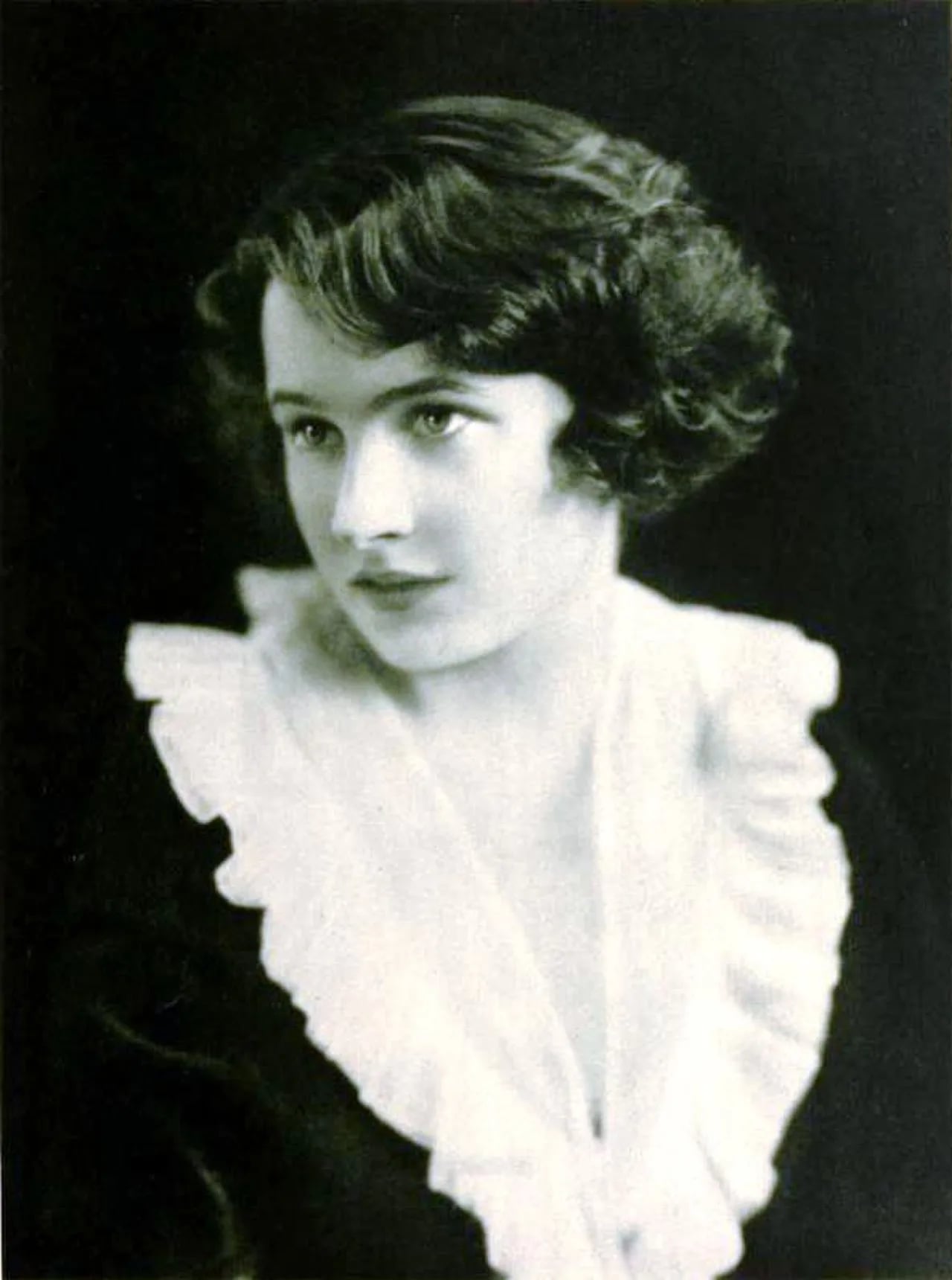 Portrait of May Collins (1903–1955) – memorial page