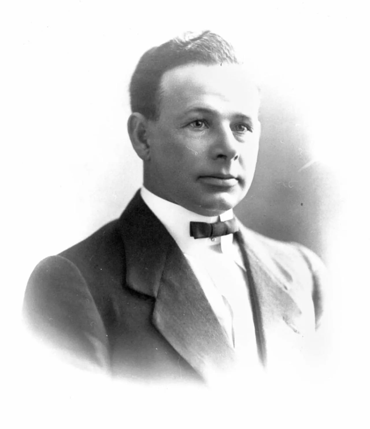 Porträt von James Larcombe (1884–1957) – Gedenkseite