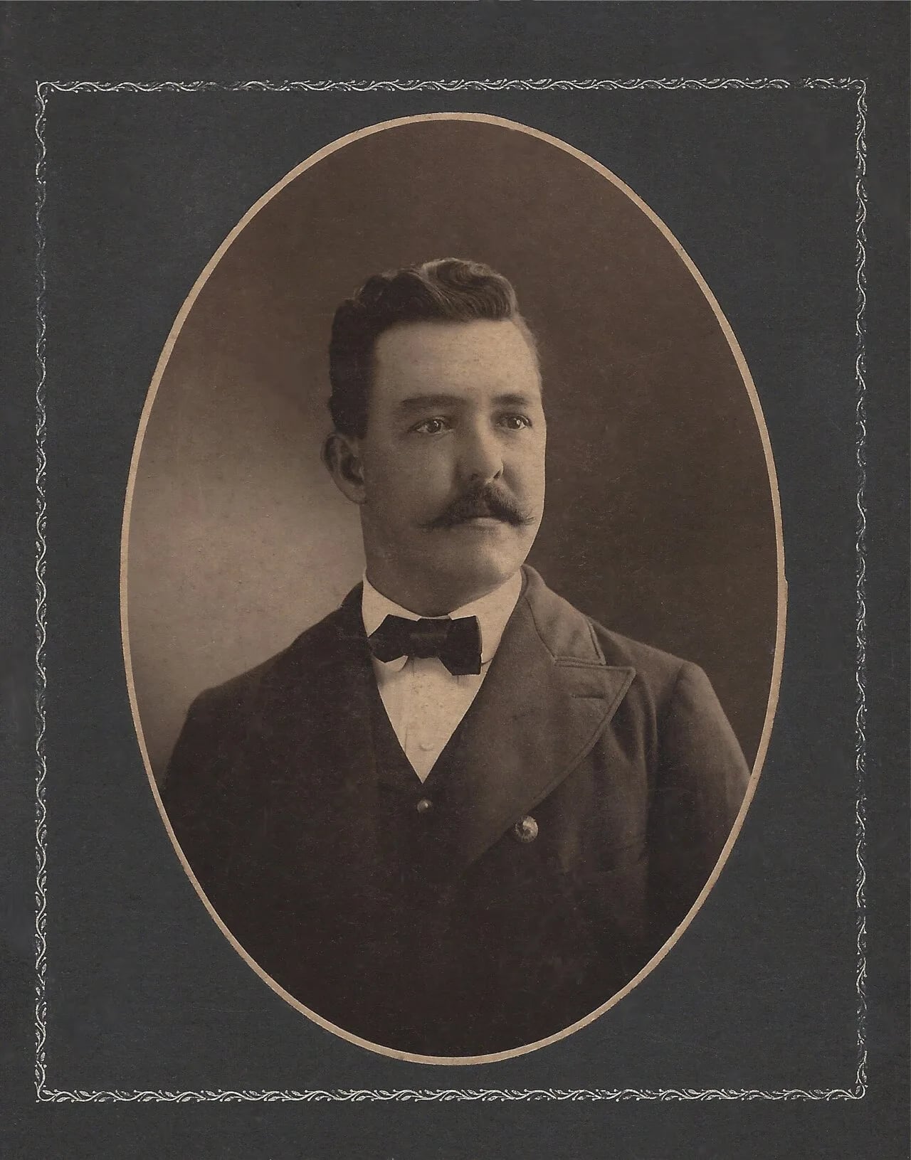 Porträt von Alfonso Fernando Gonzalez (1874–1961) – Gedenkseite